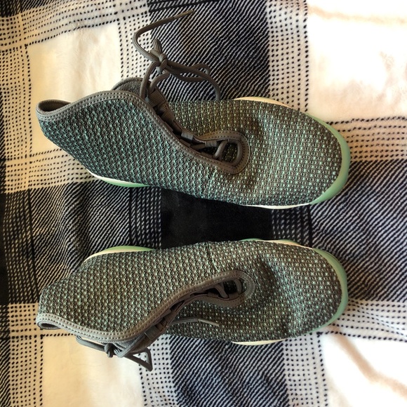 Air Jordan Horizon Dark Grey and Turqouise - Picture 2 of 6